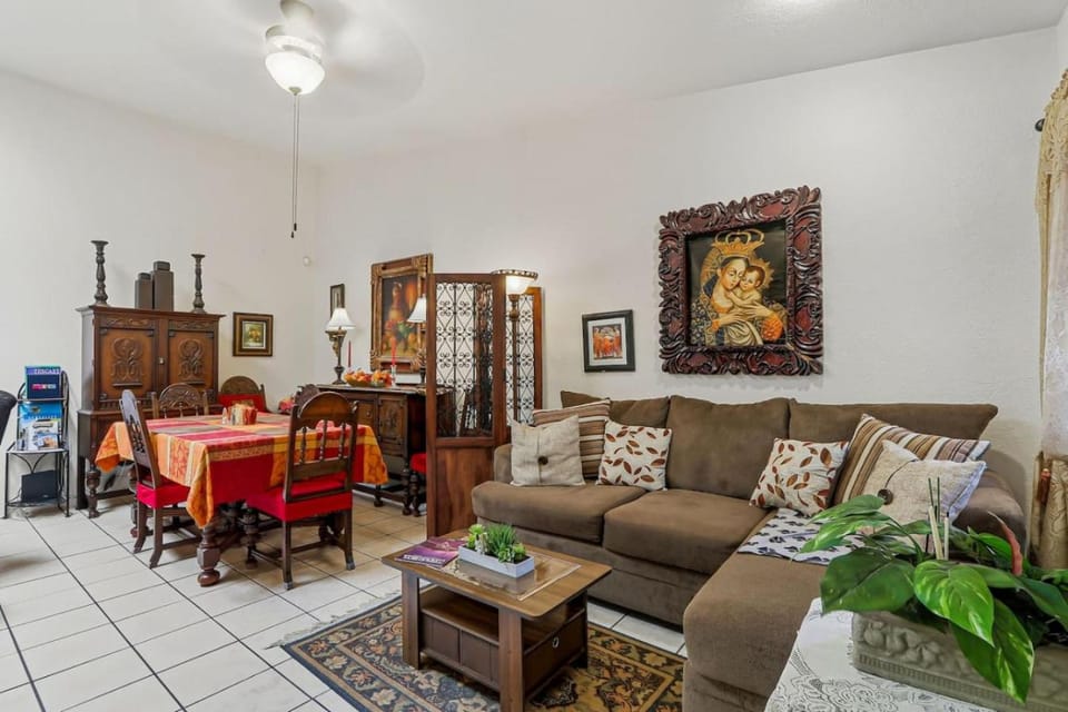 Living room, Dining area