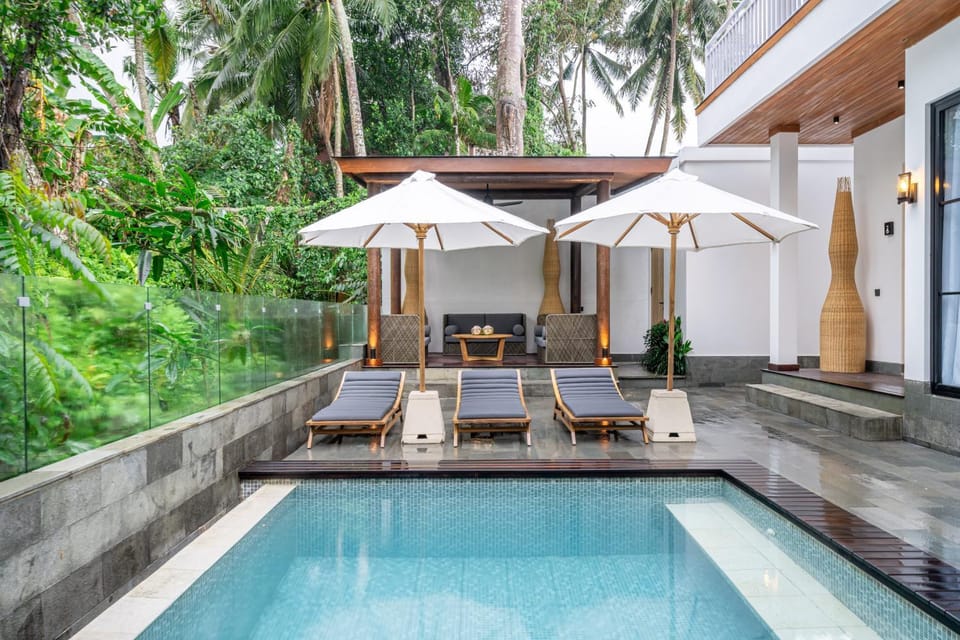Property building, Patio, Spring, Day, Natural landscape, Garden, Garden, Garden view, Pool view, Swimming pool, Swimming pool, sunbed