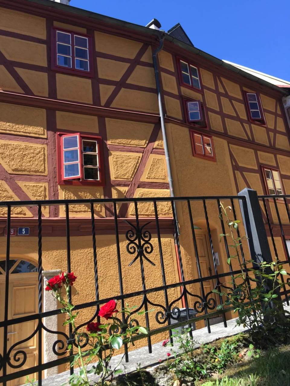 Facade/entrance