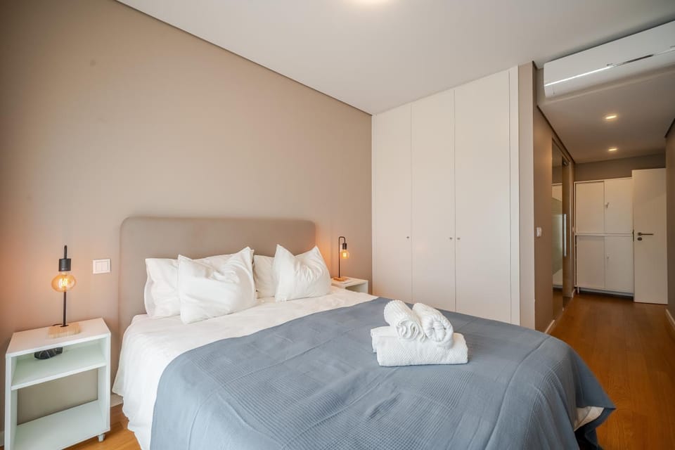 Bed, Photo of the whole room, Bedroom, towels, wardrobe