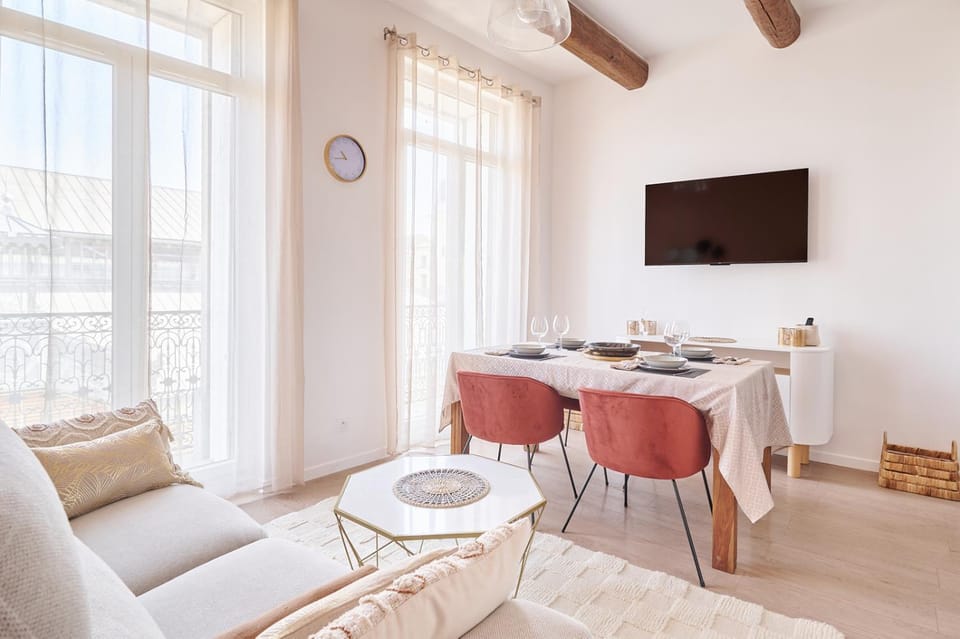 TV and multimedia, Living room, Dining area