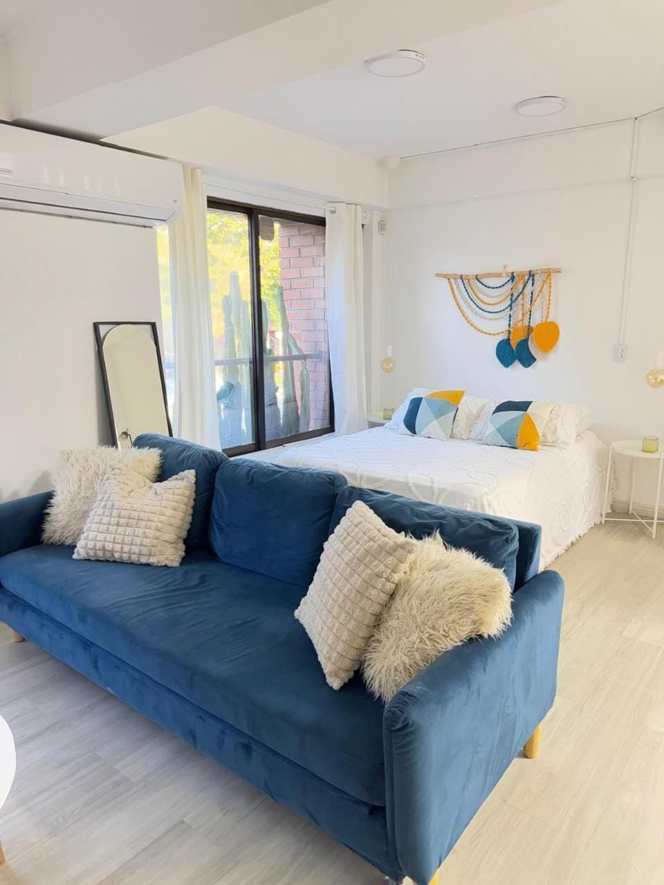 Bed, Living room, Photo of the whole room