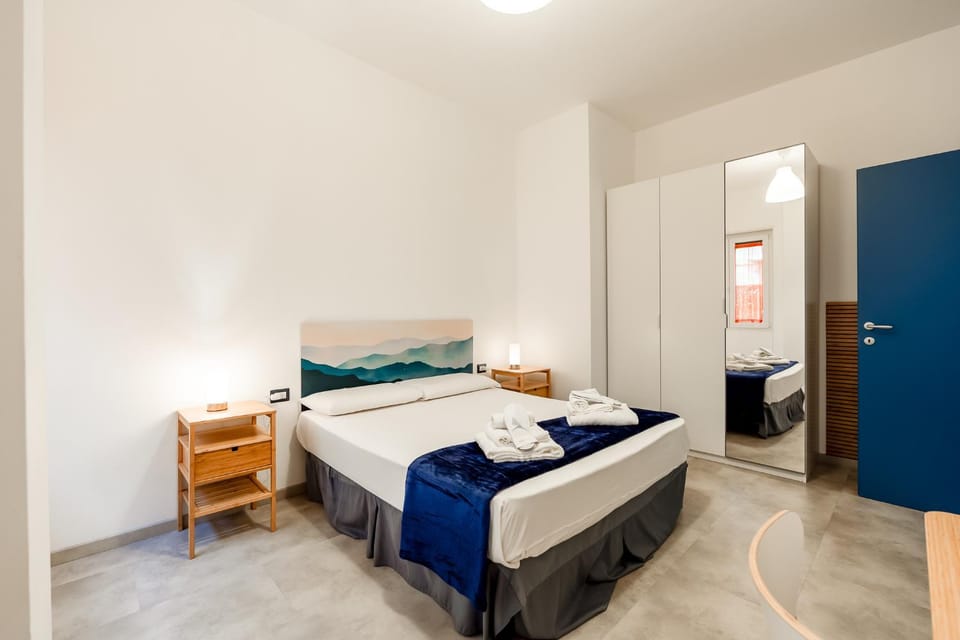 Bed, Photo of the whole room, Bedroom, towels, wardrobe