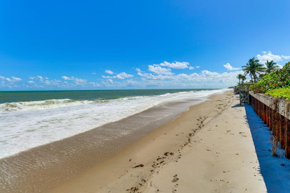 Walk to Wabasso Beach Home with Hot Tub and Bikes House in Indian River