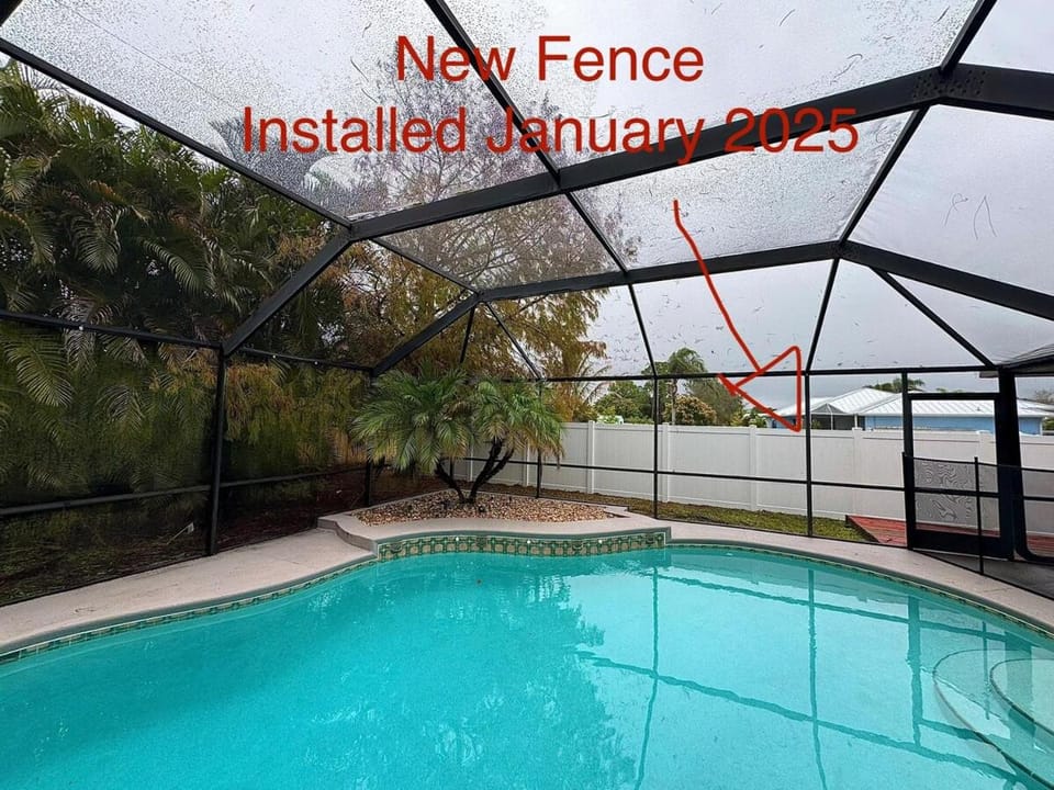 Cozy 4BR Home with Solar Heated Pool, BBQ, & Bonfire House in Port Saint Lucie