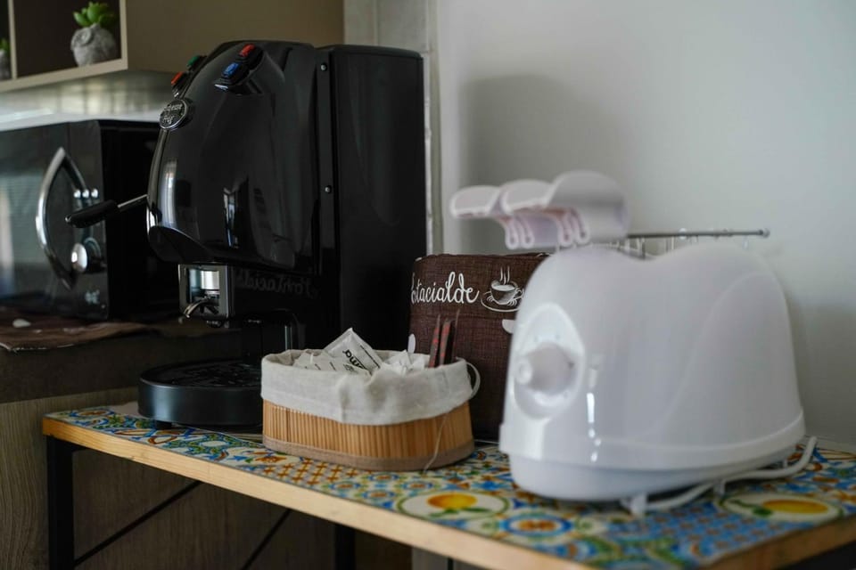 Coffee/tea facilities, Kitchen or kitchenette, toaster
