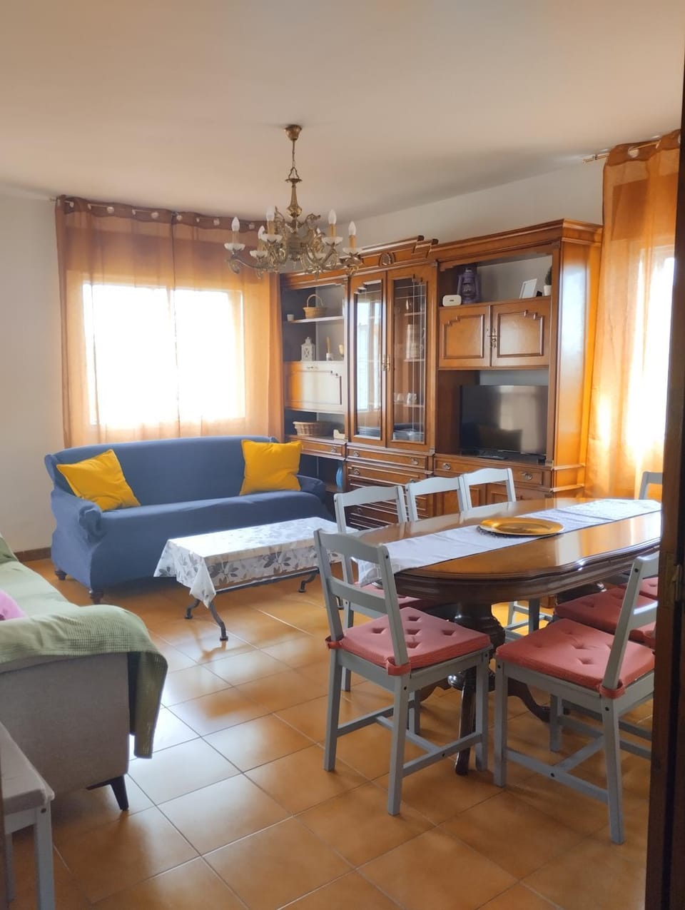 Pet friendly La Golondrina del Duratón House in Castile and León