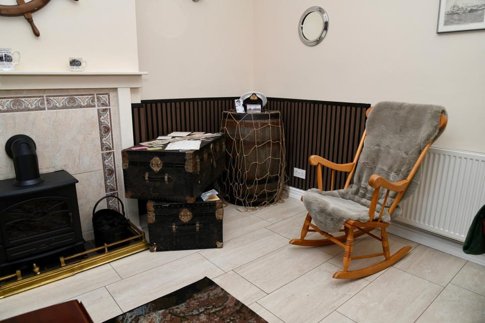 The Lower Deck-South Shields 4 seperate beds sleeps 5 Contractor and Long Stay Rates Apartment in South Shields