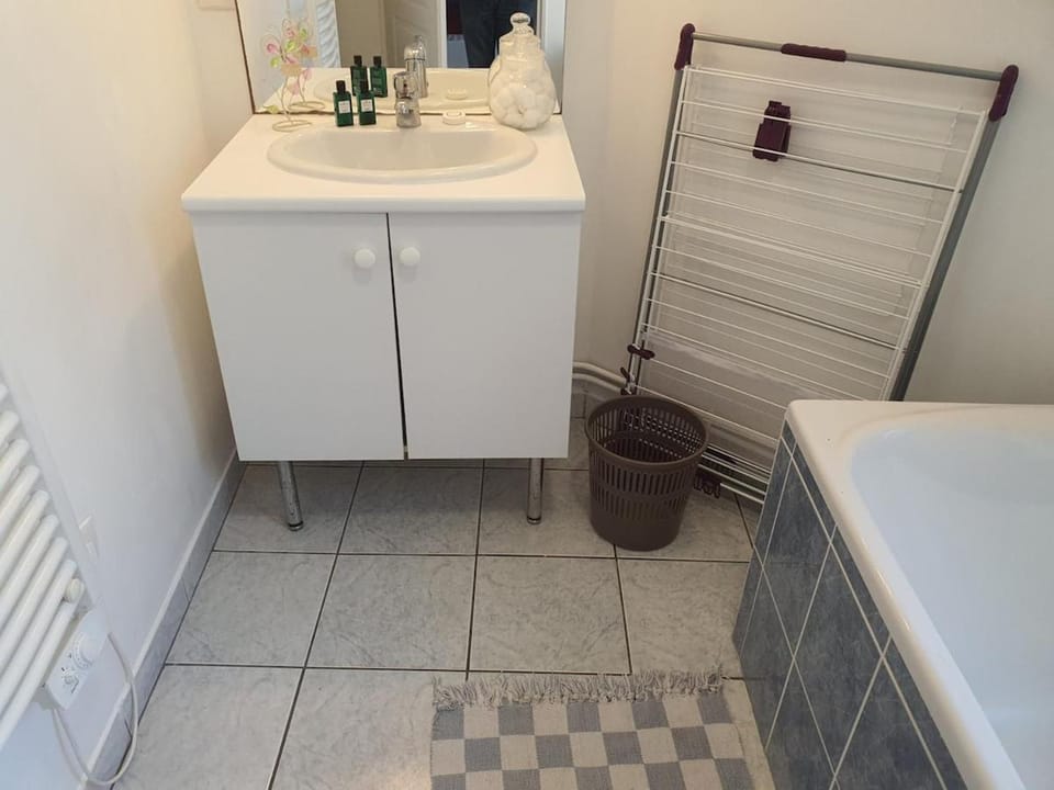 Élégant T2 Hyper-Centre 5 min gare, 15 min Giverny Apartment in Vernon