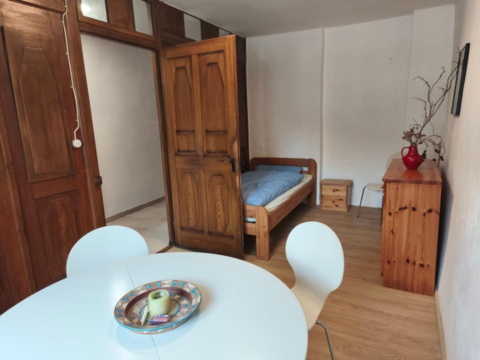 Photo of the whole room, Seating area, Bedroom