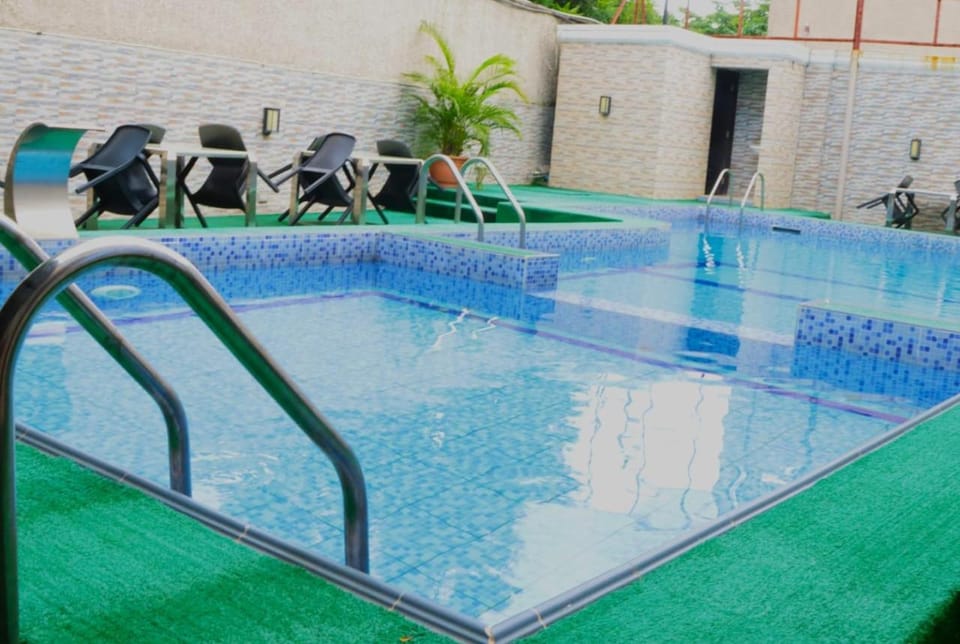Pool view, Swimming pool