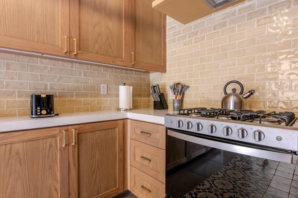 Kitchen or kitchenette, kitchen