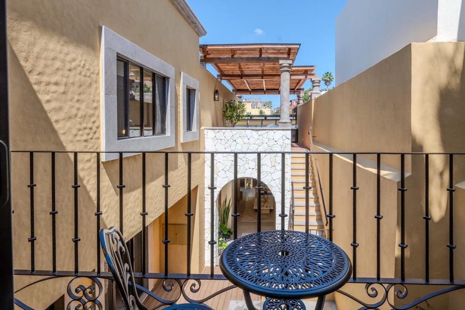 Balcony/Terrace, Pool view
