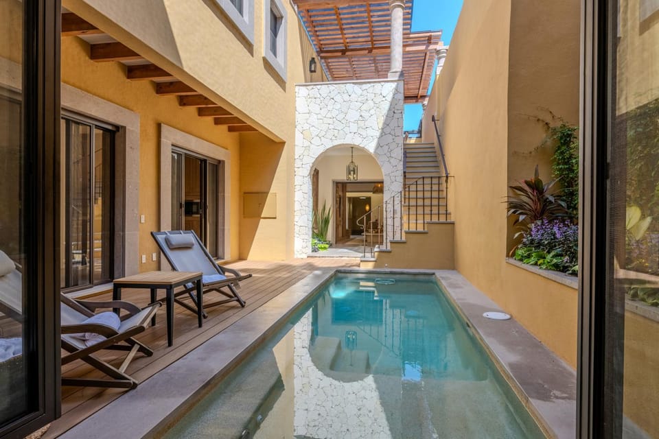 Property building, Swimming pool