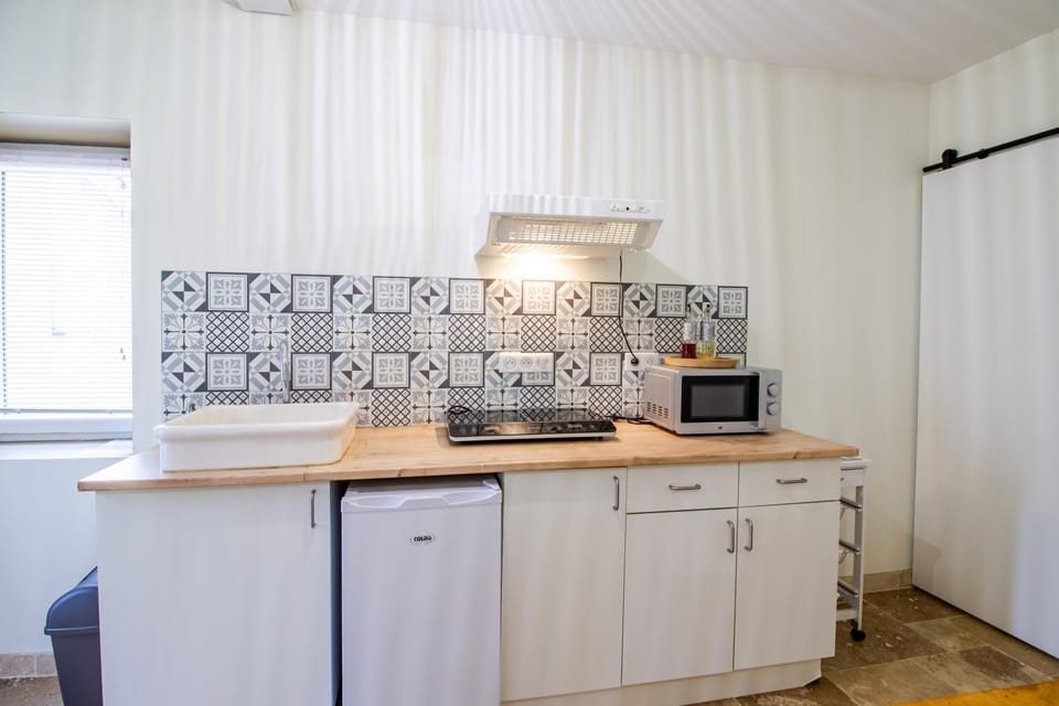 Kitchen or kitchenette, Living room