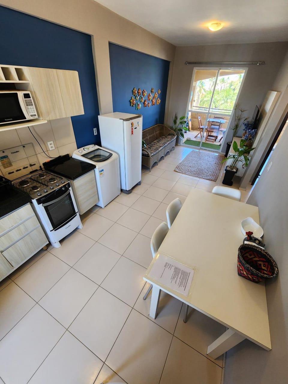 Kitchen or kitchenette, Living room, Seating area, Dining area, oven, stove
