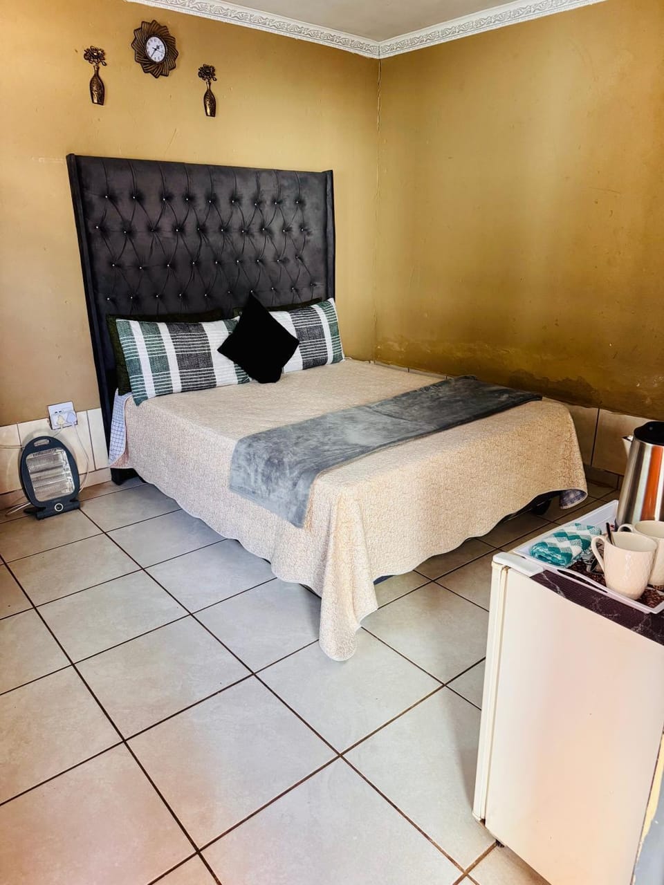 Tseleng Guest House Bed and Breakfast in Gauteng