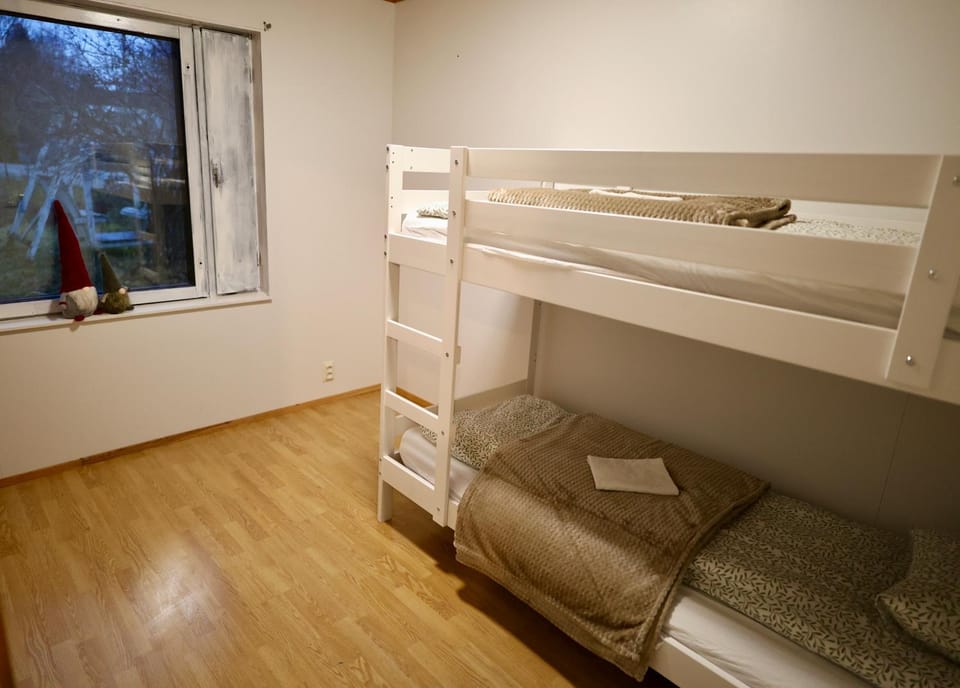 Photo of the whole room, Bedroom, bunk bed