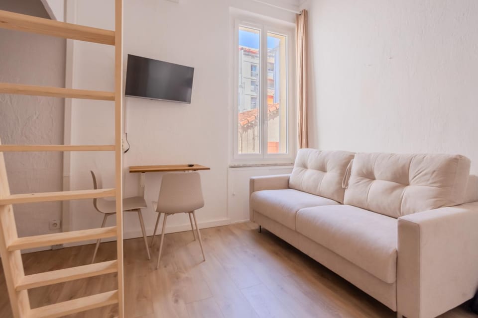 Juan Les Pins Centre studio proche plage Apartment in Antibes