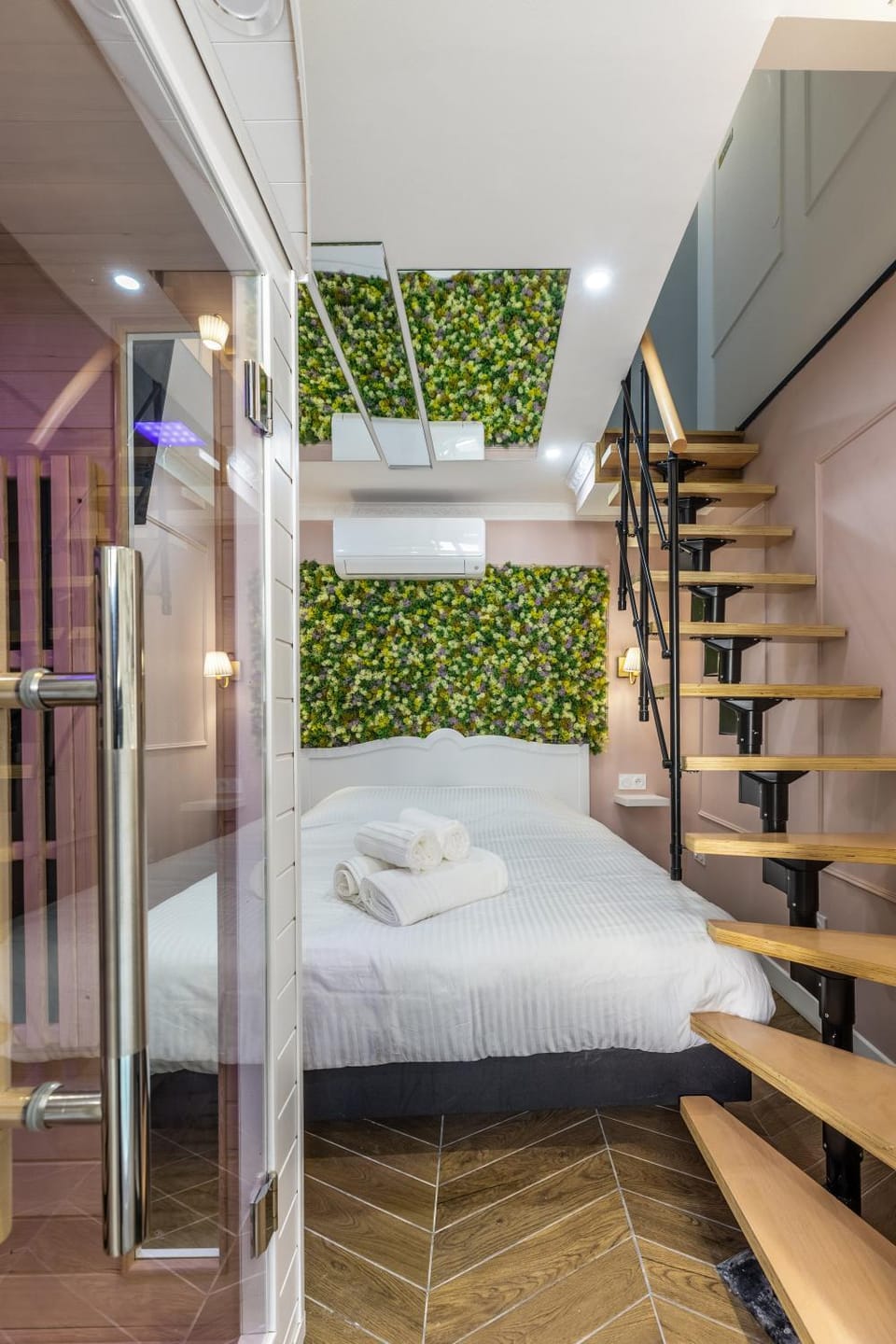 Bed, Sauna, Photo of the whole room, Bedroom, bunk bed, towels