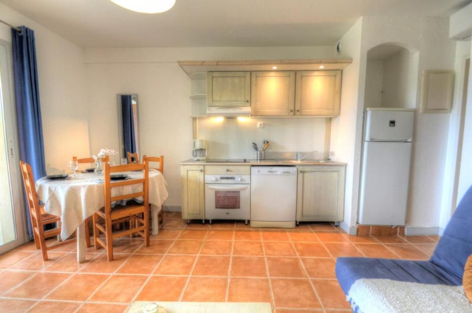 La Ciotat Appartement T2 bord de mer, piscine, parking Apartment in La Ciotat