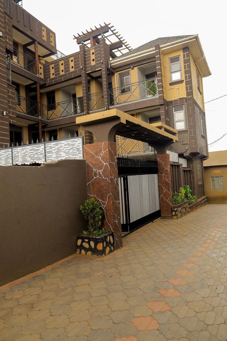 Property building, Facade/entrance