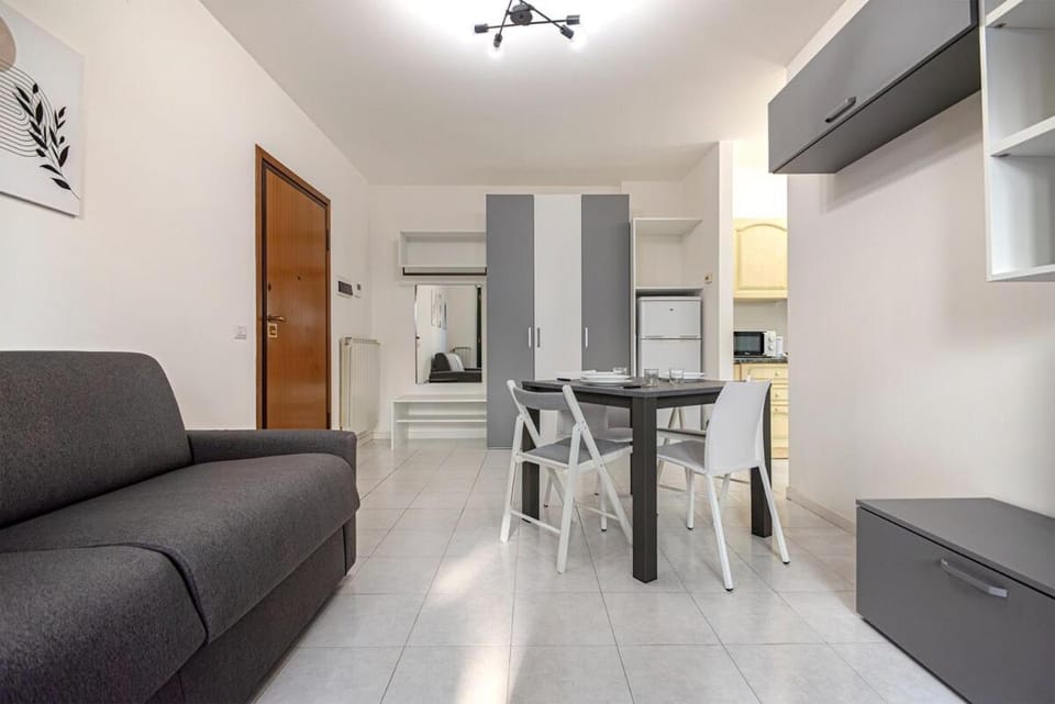 Lovely Apartment 5 Minutes from Rho Apartment in Lainate
