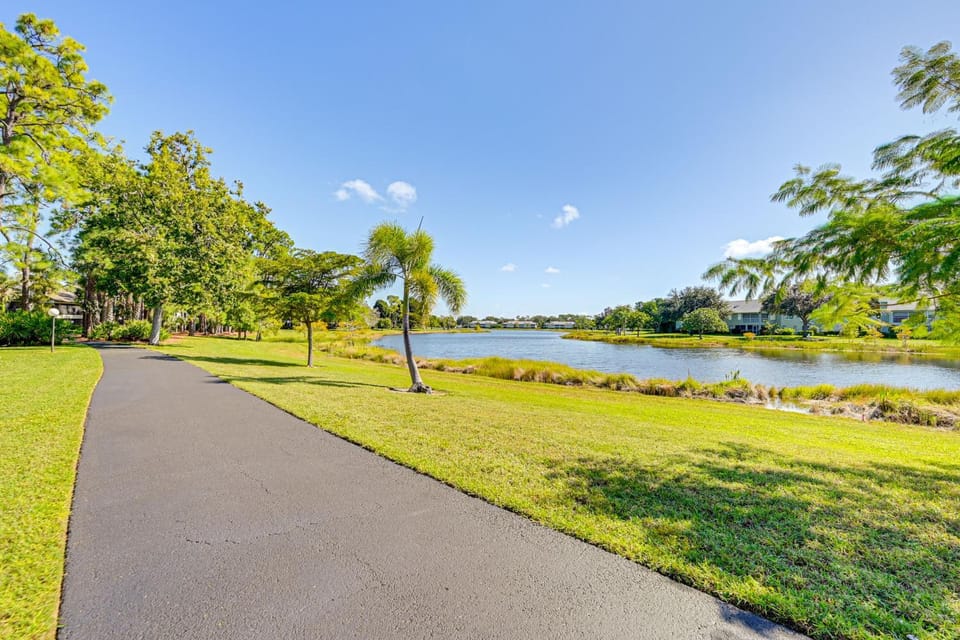 3 Mi to 5th Ave South: Quiet Getaway w/ Garden House in East Naples