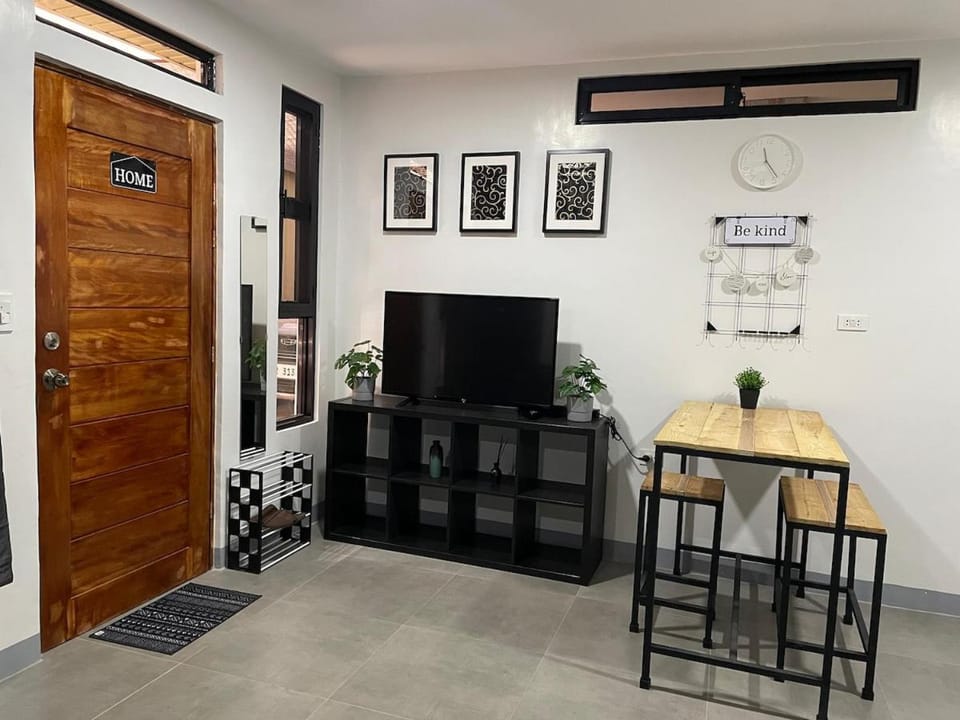 Communal lounge/ TV room, TV and multimedia, Living room