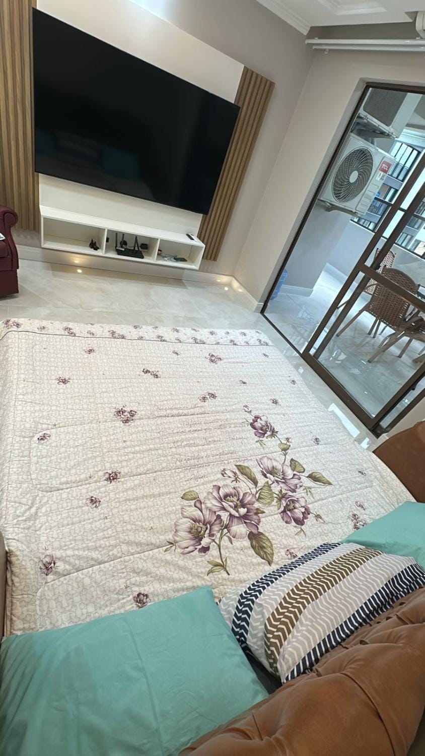Communal lounge/ TV room, Bed, TV and multimedia