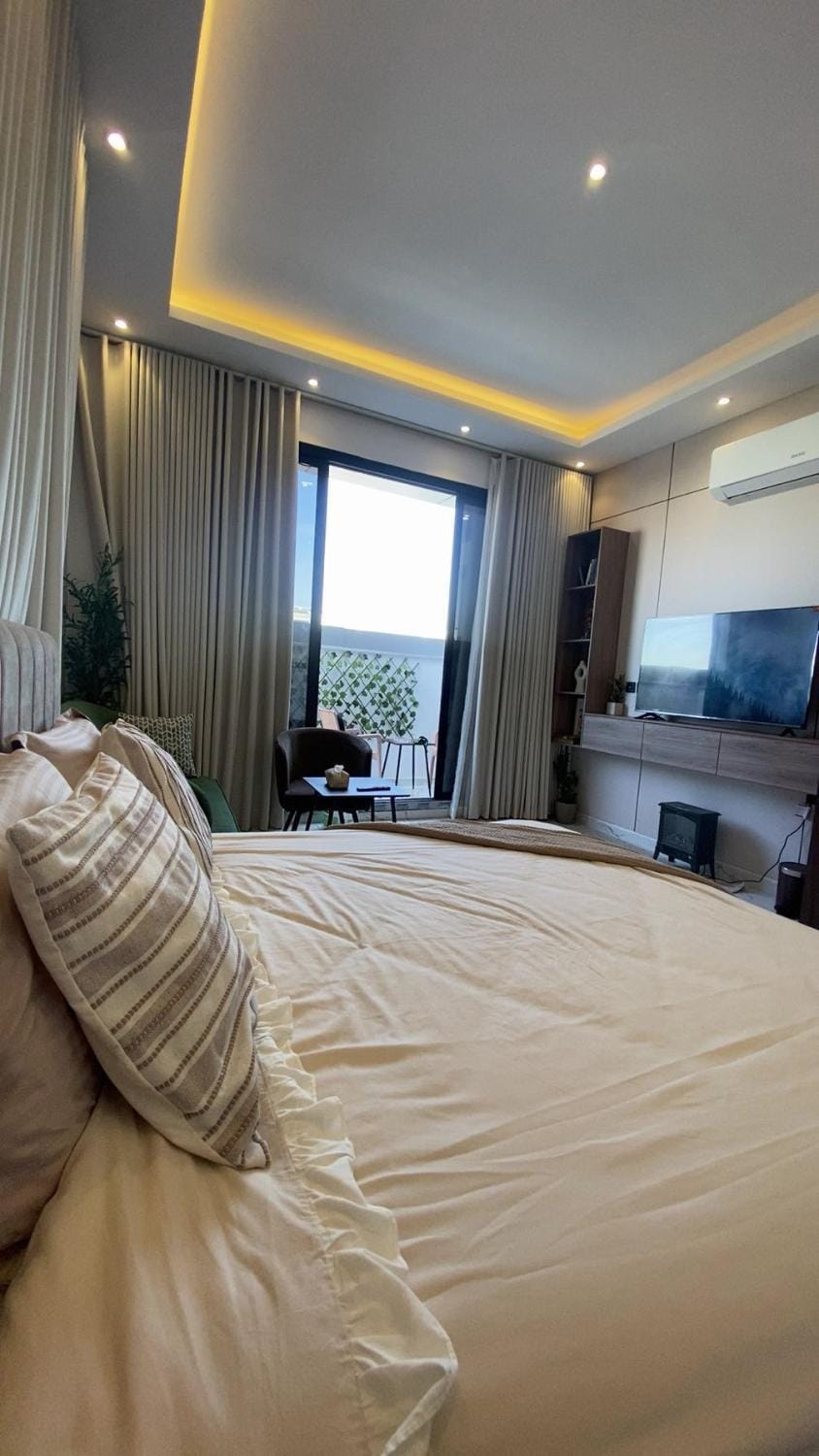 استوديو فاخر ببلكونة بحي السلام ووصول ذاتي Apartment in Riyadh