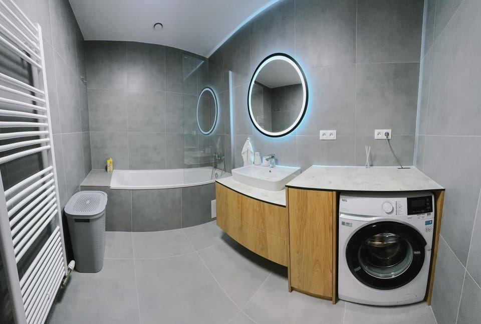 Bathroom, Bath, washing machine