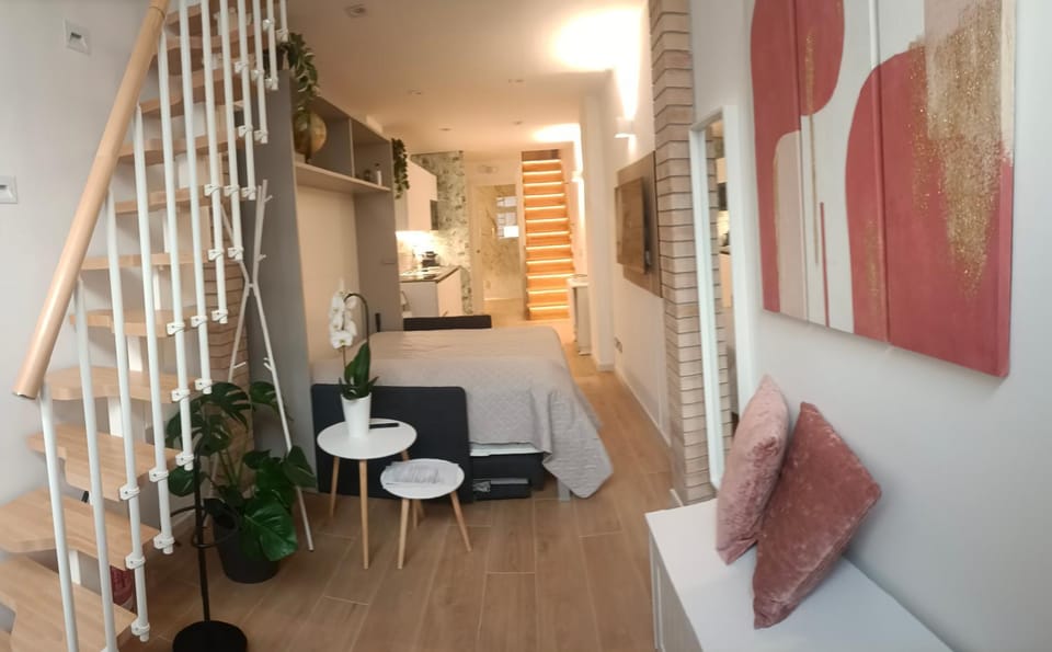 Bed, Living room