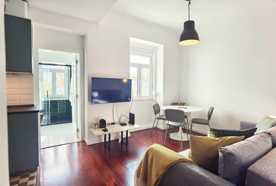 Bathroom, TV and multimedia, Living room, Dining area