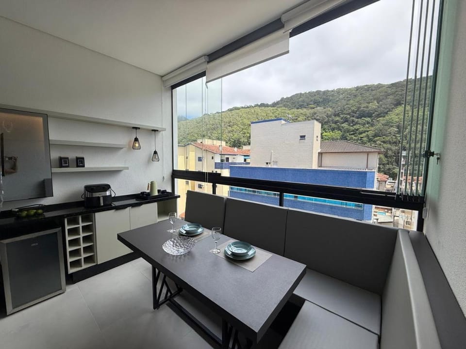 Natural landscape, Balcony/Terrace, Dining area, Mountain view