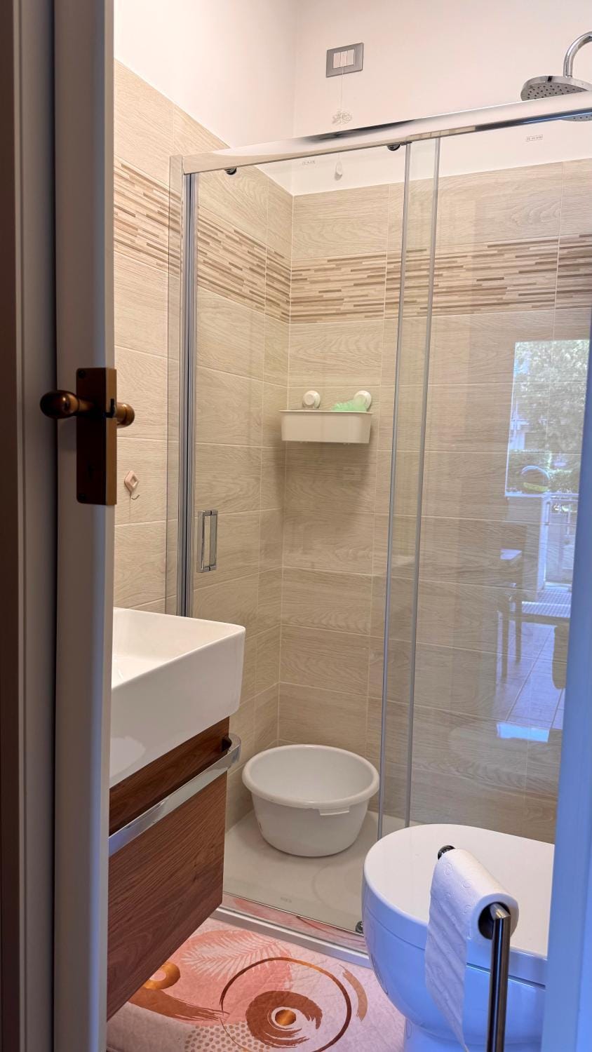Shower, Toilet, Bathroom