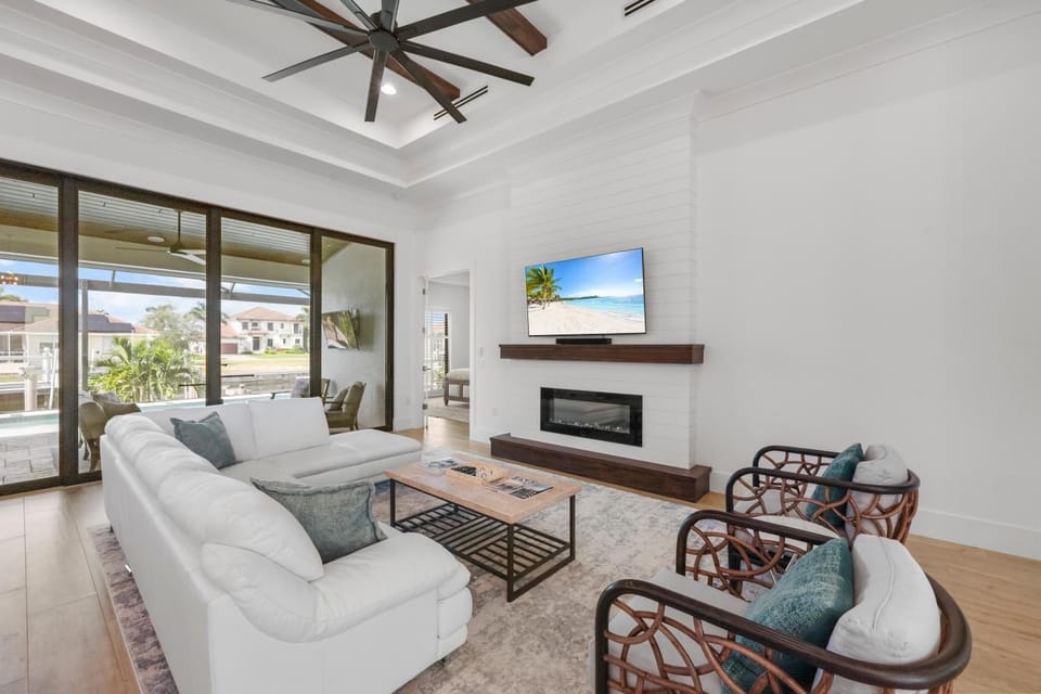 348 Marquesas Court House in Marco Island