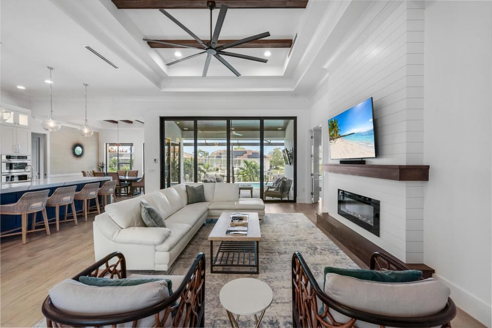 348 Marquesas Court House in Marco Island