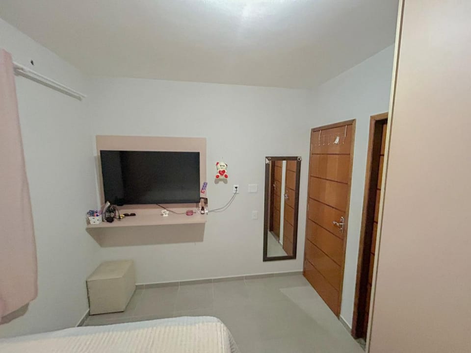 Bed, TV and multimedia, Photo of the whole room, Evening entertainment, Bedroom