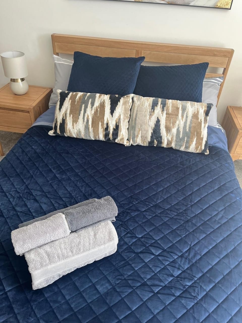 Modern Flat in central Lichfield & secure parking Apartment in Lichfield