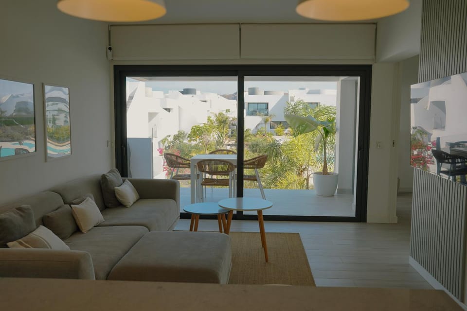 Patio, View (from property/room), Balcony/Terrace, Living room, Seating area, Dining area