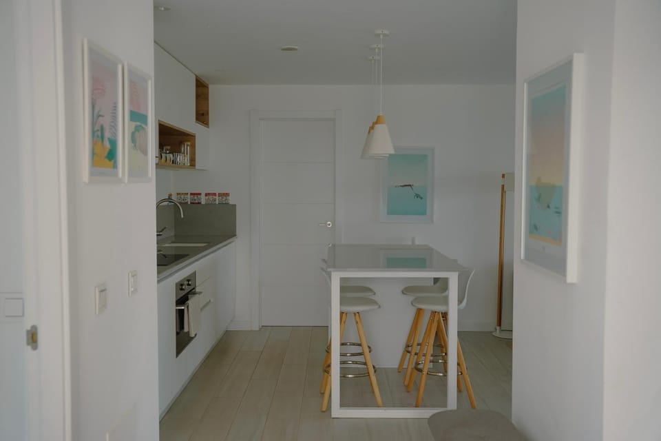 Kitchen or kitchenette, Dining area, oven, stove