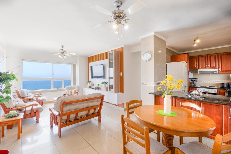 Natural landscape, Kitchen or kitchenette, Living room, Seating area, Dining area, Sea view, stove