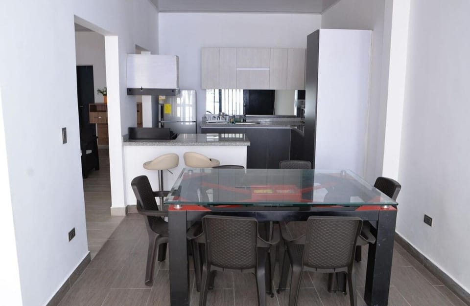 Casa jardin completa con parqueadero privado House in Ibagué