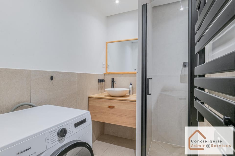 Shower, Bathroom, washing machine