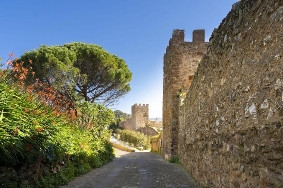 Nearby landmark, Natural landscape, Landmark view