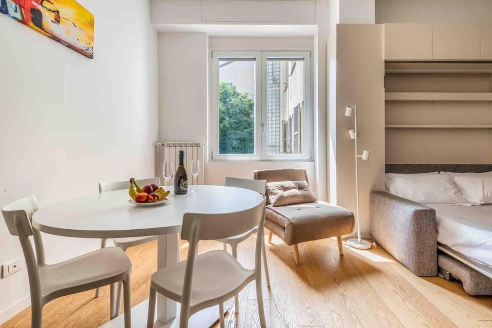 Sant Ambrogio M2 200metri centre of milan Apartment in Milan