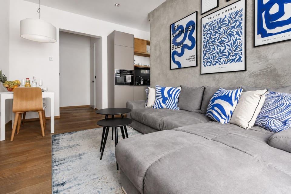 Kitchen or kitchenette, Living room, Decorative detail, Seating area, Dining area