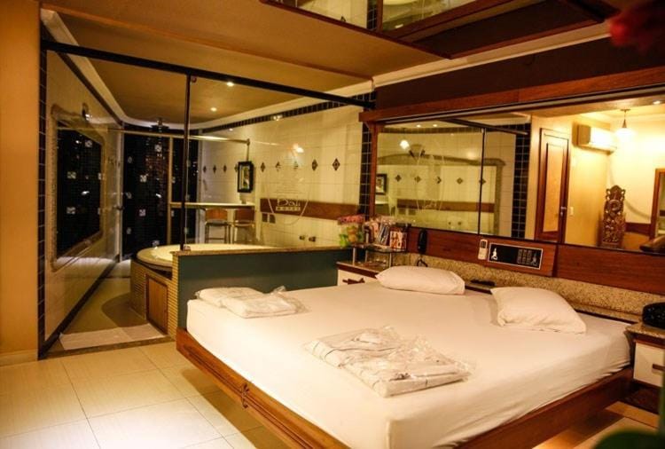 Bed, Photo of the whole room