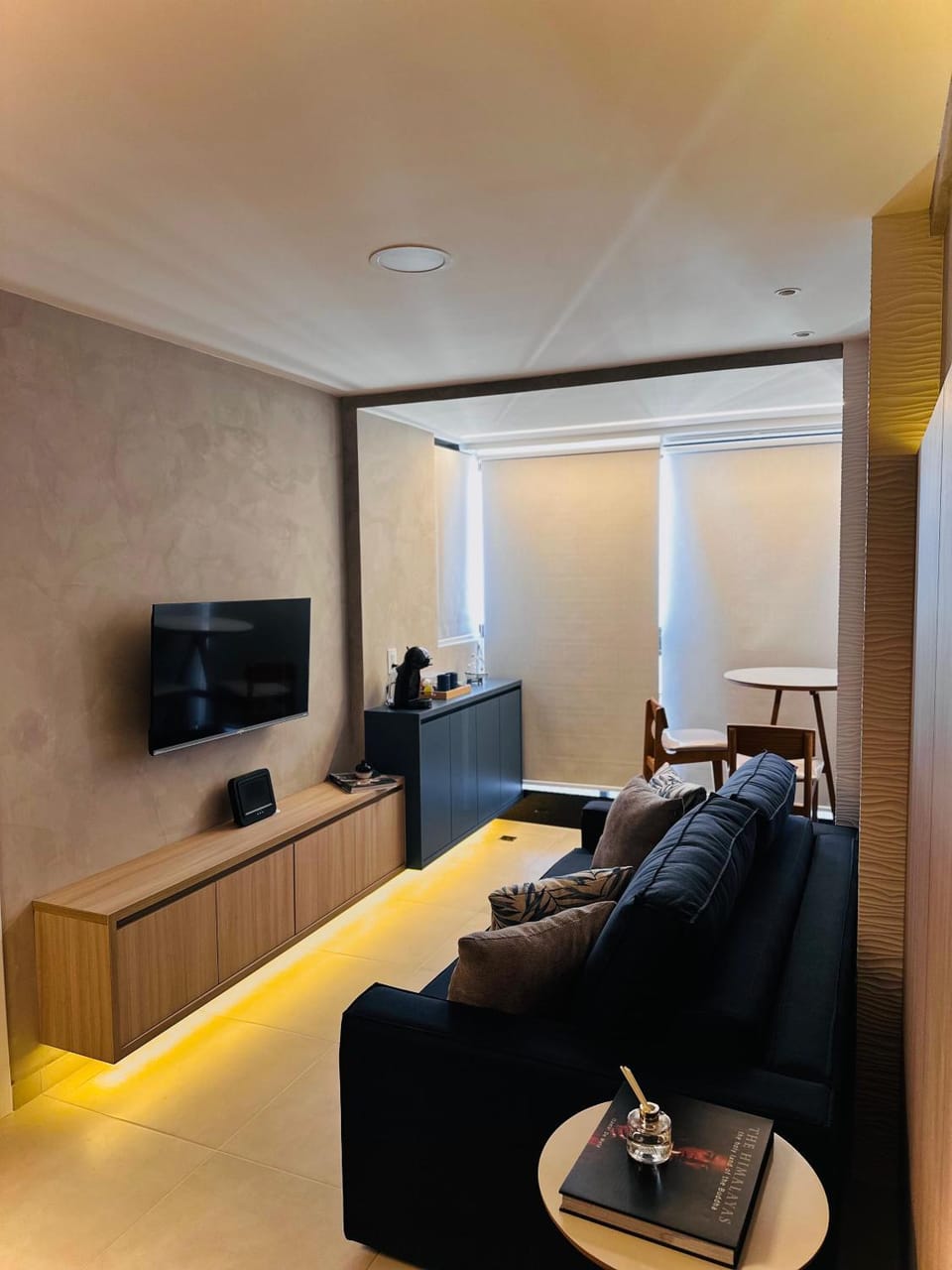 TV and multimedia, Living room, Seating area